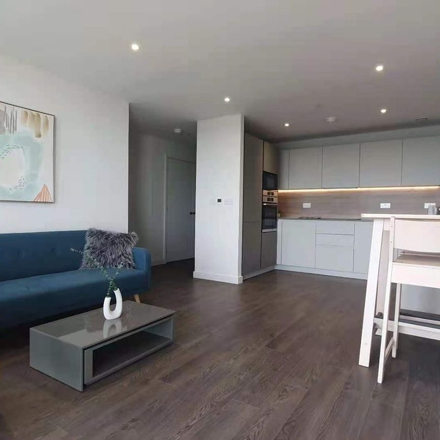 2 Bed Flat, Skylark Point, N4 - Photo 1