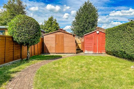 3 bedroom end of terrace house to rent - Photo 3