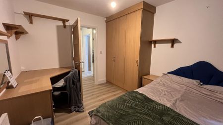 2 bedroom flat to rent - Photo 2