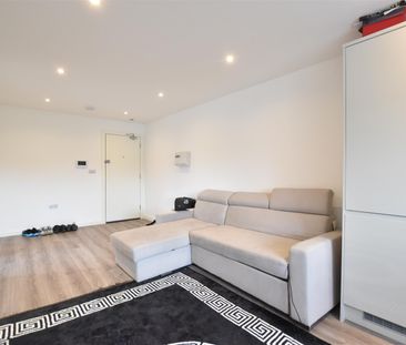 Cobham Road, Fetcham, Leatherhead - Photo 1