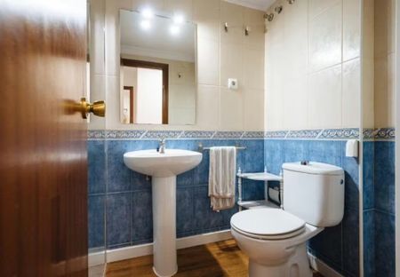 Calle Alfonso XII, Sevilla, Andalusia 41001 - Photo 2