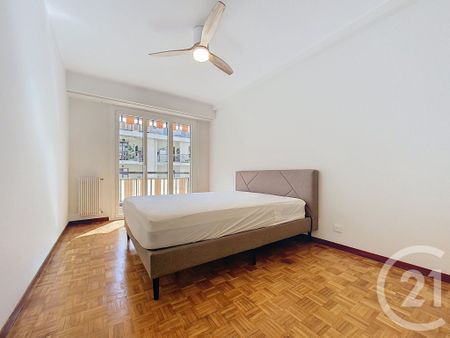 Location Appartement 3 pièces 73m² NICE 06300 - Photo 3