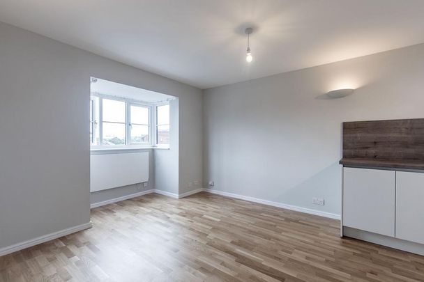 1 bedroom ground floor flat to rent - Photo 1