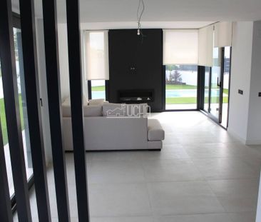 Luxury 4 room Detached House for rent in Bétera, Spain - Photo 2