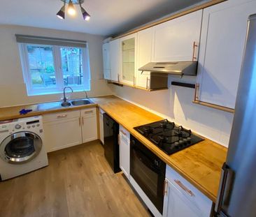 Brooklands Lane, Weybridge - 2 bedrooms Property for lettings - Sey... - Photo 4