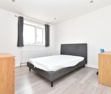 5 bedroom semi-detached house to rent - Photo 3