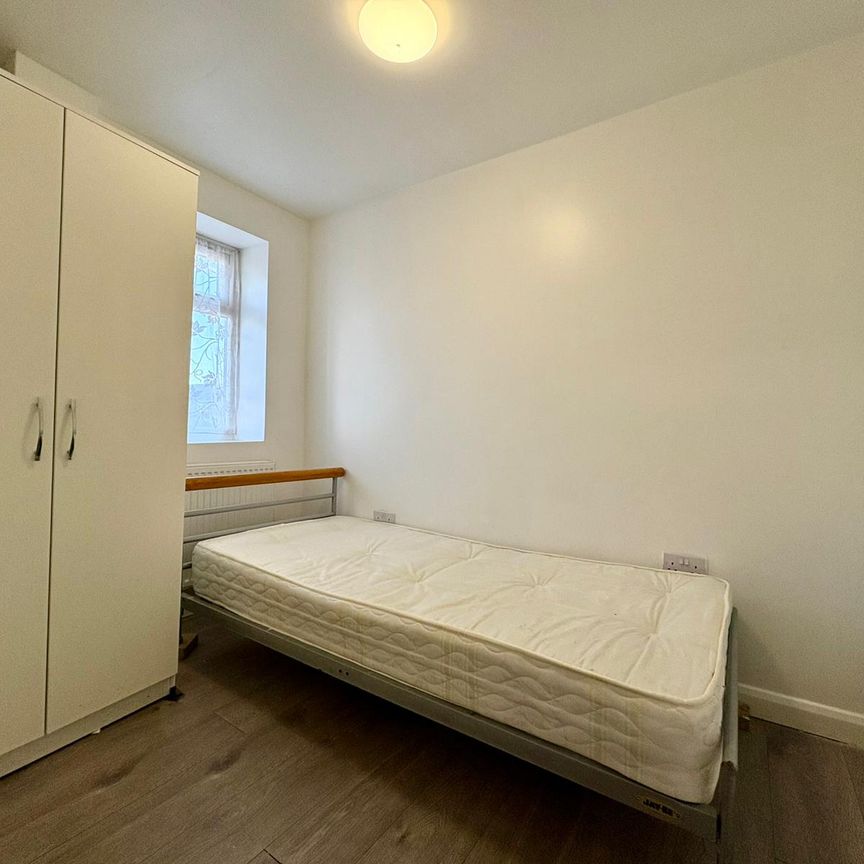 Park Avenue, London - Photo 1