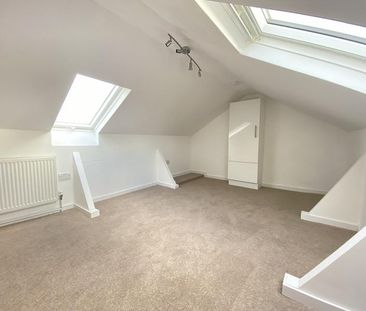 3 bedroom link detached house to rent - Photo 3