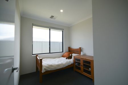 Madora Bay Coastal Lifestyle! - Photo 5