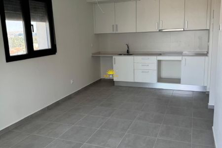 3 BEDROOM APARTMENT IN ELCHE - Photo 2