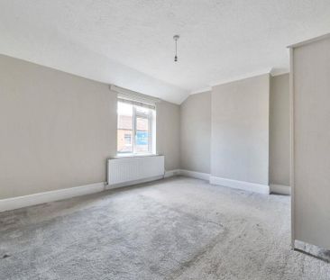 3 bedroom end of terrace house to rent - Photo 6