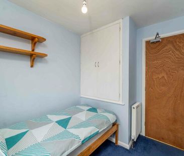 35 Eastfield Crescent - Photo 4