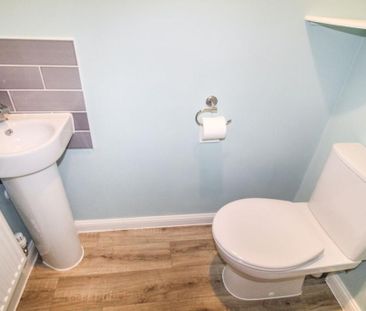 2 bedroom end of terrace house to rent - Photo 4