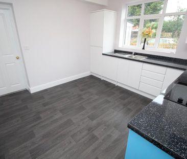 3 bedroom detached bungalow to rent - Photo 6