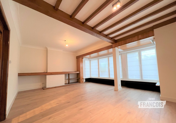 Charmant appartement met terras op rustige, doch centrale ligging. - Photo 1