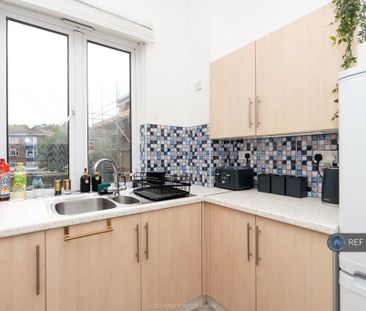 4 bedroom flat to rent - Photo 4