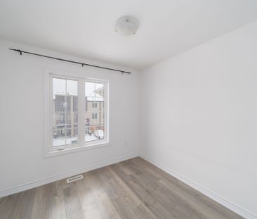 For Lease - 8 Wagon Lane, Barrie, Ontario - Photo 3