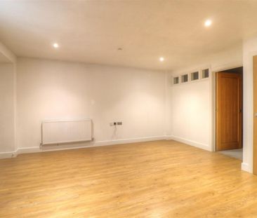 2 BED Apartment To rent - Photo 1