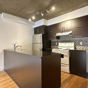 Quartier des Spectacles: one-bedroom condo with parking, offered for r - Photo 2