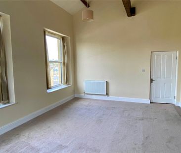 Wellington Road, Dewsbury, West Yorkshire, WF13 - Photo 4