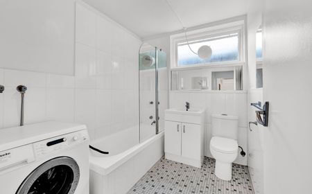 3/45 Ruskin Street, Elwood VIC 3184 - Apartment For Rent | Domain - Photo 2