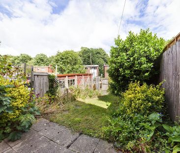 3 bedroom private hall to rent - Photo 3