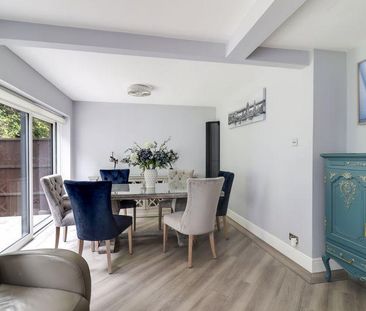 4 bedroom detached house to rent - Photo 3