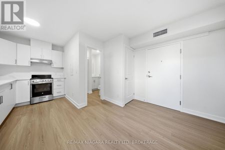 B04 - 140 CHURCH STREET, St. Catharines, Ontario, L2R3E4 - Photo 3