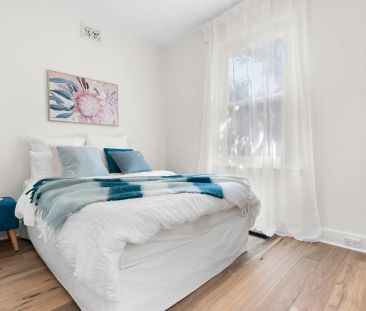 Captivating Period Character - Photo 5