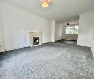 3 bedroom end of terrace house to rent - Photo 2
