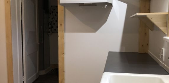 3.5 Au Centre-ville Dans Un Triplex - Photo 2