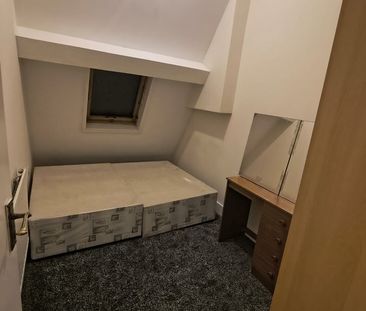 Room in a Shared House, Eastern Avenue, IG2 - Photo 2