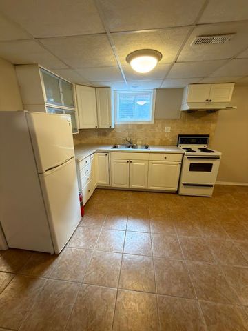 For Lease - 19 Westchester Road, Toronto, Ontario - Photo 2