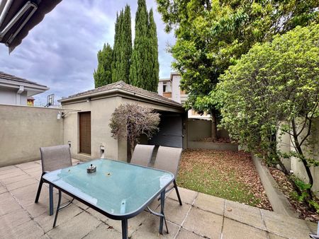 Caulfield North - Photo 3