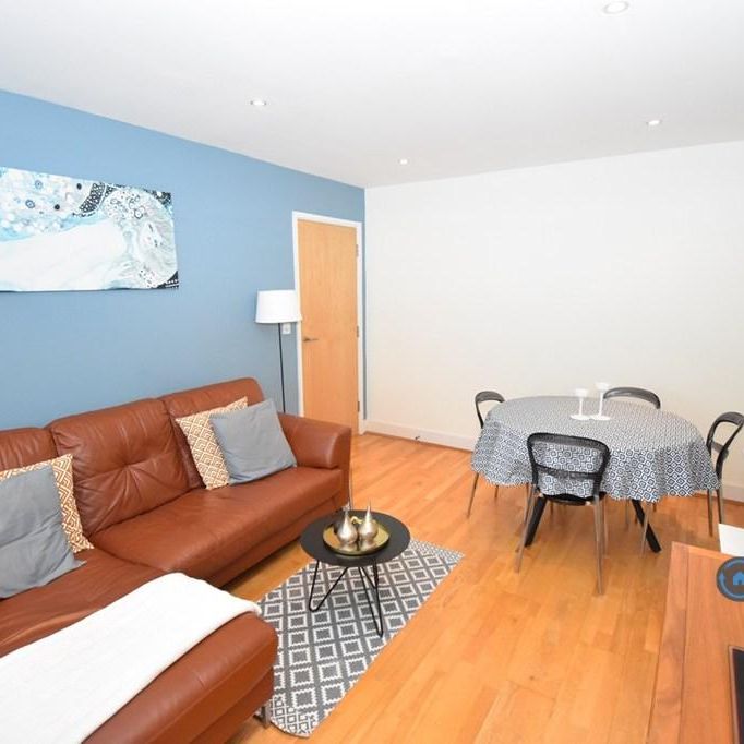 2 bedroom flat to rent - Photo 1