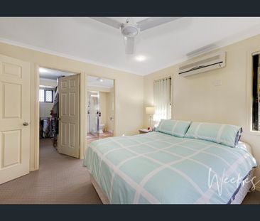 CHARMING FOUR BED HOME WITH POOL! - Photo 4