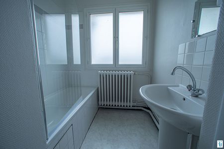 Location Appartement 3 pièces 63m² LE PETIT QUEVILLY 76140 - Photo 2