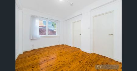 Spacious Two Bedroom Apartment in the heart of Bellevue Hill - Photo 4