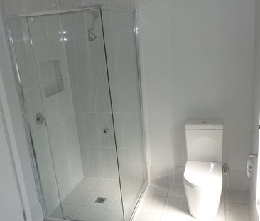 modern appeal - Photo 2