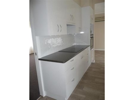 Beautiful Three Bedroom Home in Chatham - Photo 3