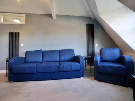 Apartment 7, 207 High Street - Photo 2