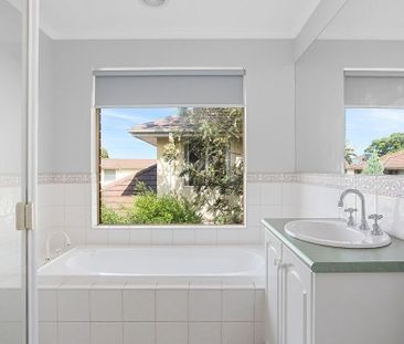 8 Sinclair Crescent, Macleod - Photo 5