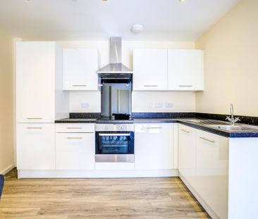 2 bedroom flat to rent - Photo 3