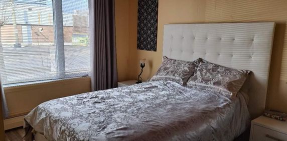 Immense 6 1/2 - avec salle familiale et plus encore - Photo 2