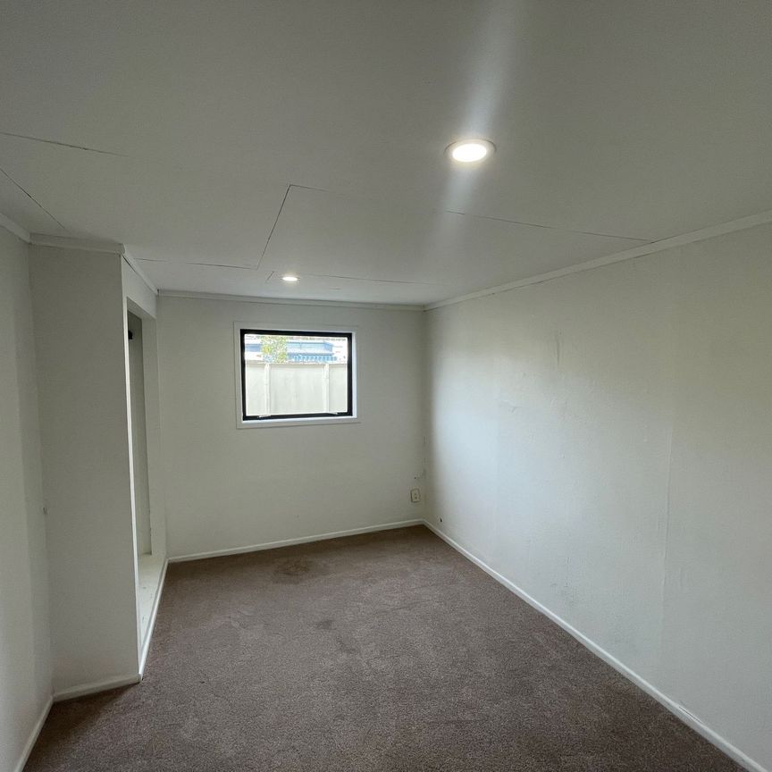 Coastal Comfort - 3-Bedroom Downstairs Unit - Photo 1