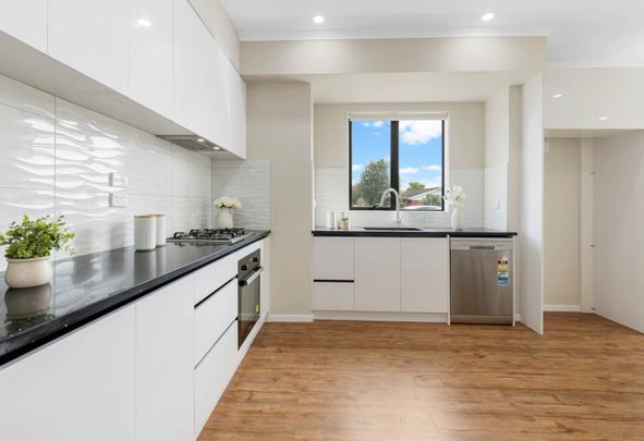 PAPAKURA, 4 BEDROOMS - Photo 1