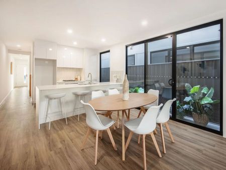 Modern Townhouse Living in Albury - Photo 5