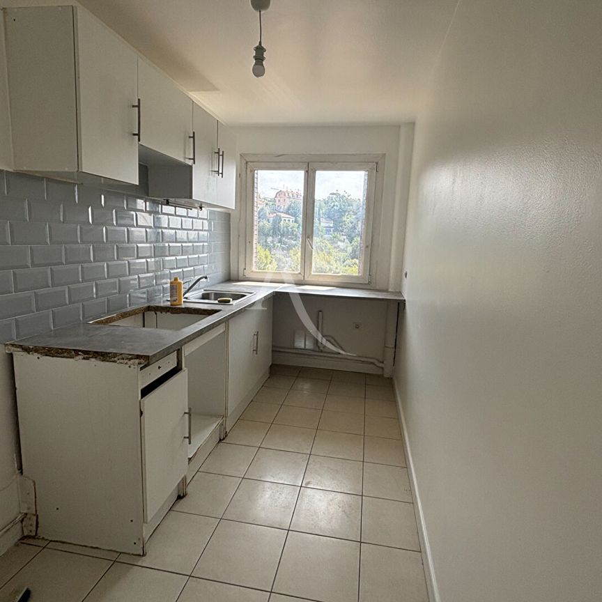 Location Appartement 4 pièces 68m² NICE 06100 - Photo 1