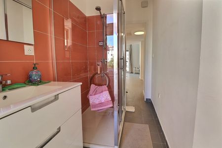 Location chambre 3 pièces, 45.57m², Marseille 02 - Photo 2