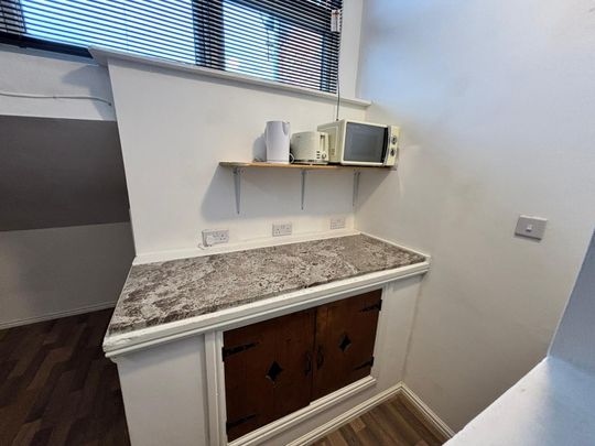 Winnington Lane, Northwich - Photo 1